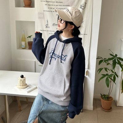 [2.5折价127元]唐狮秋季新款女连帽卫衣插肩袖拼色上衣宽松休闲美式学院风VS