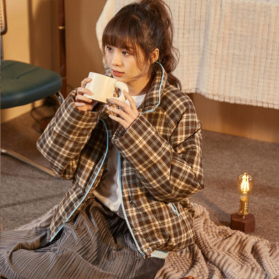 [1折价133元]唐狮新款羽绒服冬季女宽松格子假两拼接满身印休闲保暖上衣