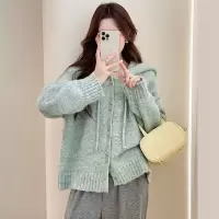 [3件8.5折152.9元,叠加优惠券]唐狮蓝色纽扣连帽开衫女新款慵懒风针织毛衣早秋韩系穿搭qd