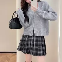 [3件8.5折110.4元,叠加优惠券]唐狮休闲简约拉链圆领开衫女新款冬季灰色韩版毛衣针织衫qd