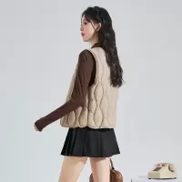 [3件8.5折135.9元,叠加优惠券]唐狮冬装新款女士轻薄羽绒服背心V领净色短款冬季短款洋气