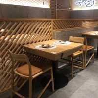 现代餐饮餐厅餐台桌椅子西餐厅咖啡厅奶茶甜品店实木桌椅