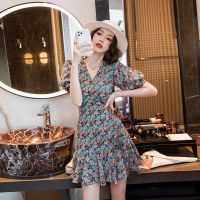 法式气质女装短裙2021年新款小个子泡泡袖设计感碎花连衣裙夏威珺