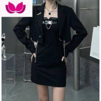 七斓下摆链条西装短款外套潮酷机能风吊带裙拼接设计感连衣短裙套装女