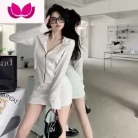 七斓纯欲风白色休闲运动套装女秋季短款连帽开衫外套包臀半身裙套