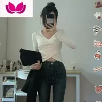 七斓纯欲风辣妹V领长袖t恤女春设计感小众别致紧身内搭短款上衣打底衫