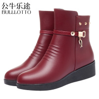 公牛乐途2021妈妈鞋棉鞋女秋冬季中年真皮软底短靴坡跟皮鞋加绒靴子中老年女鞋