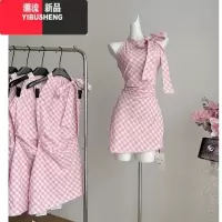 YIBUSHENG日挂脖露肩粉色格纹无袖连衣裙女高级感不规则蝴蝶结设计短裙子