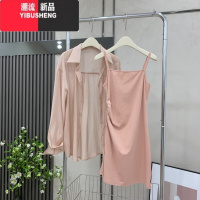 YIBUSHENG2024春季新款收腰吊带连衣裙高级感穿搭套装小个子独特绝美长裙