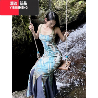 YIBUSHENG新中式复古气质印花露背吊带连衣裙女季新款鱼尾收腰包臀长裙子
