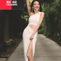YIBUSHENG舒淇同款斜肩露腰性感气质连衣裙女高腰开叉显瘦设计感白色长裙