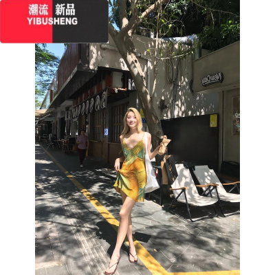 YIBUSHENGBUWAN STUDIO 小众独特性感不规则撞色印花斜裁显瘦吊带连衣裙女