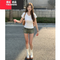 YIBUSHENG白色V领收腰辣妹正肩短袖t恤女2024新款季修身显瘦短款上衣