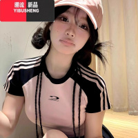YIBUSHENG三条杠黑粉插肩短袖t恤女季修身甜辣妹正肩设计感别致短款上衣
