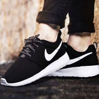 Nike/耐克 女鞋 ROSHE ONE 运动休闲跑步鞋844994-002