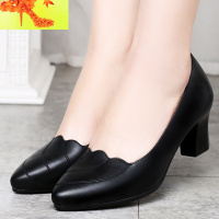 妈妈鞋皮软底舒适浅口中跟中老年皮鞋女粗跟中年春秋女式 单鞋 简畅休闲鞋