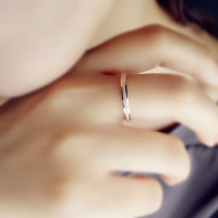 不过敏不褪色玫瑰金磨砂钛钢戒指女满钻镶锆石钻戒指食指尾戒指环