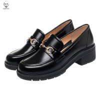 老人头2021妈妈鞋子真皮防滑软底女休闲年新款春秋中老年粗跟女士皮鞋
