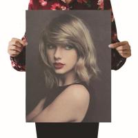 泰勒斯威夫特美国流行音乐歌手明星复古怀旧牛皮纸咖啡馆餐厅壁纸 学生宿舍寝室海报酒吧装饰画贴纸 乳白色 51*35.5cm