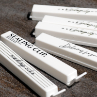 简约食品袋子封口夹阿斯卡利(ASCARI)茶叶零食保鲜防潮夹奶粉袋密封夹子10只 颜色随机发