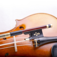 苏木小提琴琴弓儿童小提琴弓子纯马尾弓毛成人44演奏圆弓子八角