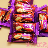 怡口莲巧滋脆花生夹心米果威化巧力结婚喜糖果散装约颗
