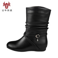 公牛乐途马丁靴短靴女平底冬季2020年新款妈妈冬鞋加绒短筒皮靴子