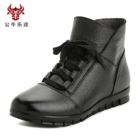 公牛乐途2020真皮妈妈棉鞋女冬季保暖加绒软底一脚蹬短筒中年女鞋短靴子平底鞋