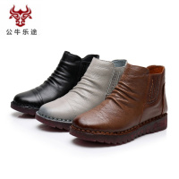 公牛乐途2020秋冬新款真皮妈妈棉鞋防滑中老年保暖皮鞋女平底短靴加绒手工女靴