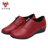 公牛乐途2020春秋款舒适中年女式红皮鞋妈妈鞋真皮软底坡跟中老年深口软皮单鞋