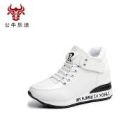 公牛乐途内增高小白鞋子单鞋女春秋季2020新款女士百搭女鞋厚底休闲运动鞋
