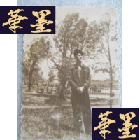 正版旧书帅哥野外老照片7.7*5.6cm(实物拍照,品相如图)J-A-S-Z