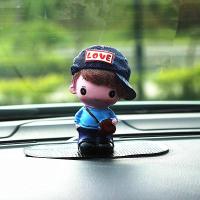 可爱卡通情侣汽车摆件车上用品创意车内装饰品车上玩偶公仔车载 背包男孩单个