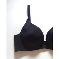 盛世尼曼28303234BCDDEF黑色光面一片式无钢圈上薄下厚小底围T恤文胸胸罩