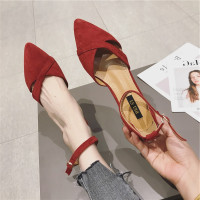 春夏单鞋女2019新款百搭职业低跟女鞋尖头一字扣浅口粗跟鞋女红色