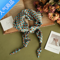 SUNTEK小耳出品缎面三角巾丝巾秋季复古港风印花薄款时尚披肩围巾女