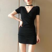 2019夏季新款小心机性感V领挂脖连衣裙针织收腰裙子包臀短裙女装