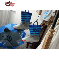 绿彩虹光MAMA KIDS 下雨天出行立体造型宝宝鲨鱼雨靴儿童雨鞋恐龙鞋子雨具