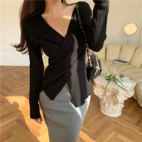 SUNTEK性感心机设计感交叉V领针织打底衫女秋冬洋气皮草内搭黑色上毛衣毛衣