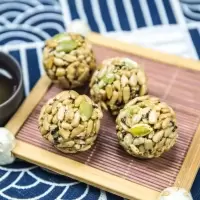 坚果瓜子南瓜子酥小包装小袋丸子休闲零食瓜子仁酥糖休闲零食小吃