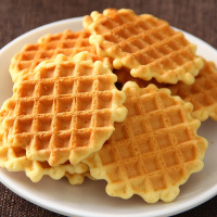 华夫蛋黄煎饼饼干产鸡蛋煎饼早餐食品华夫饼零食儿童点心100g