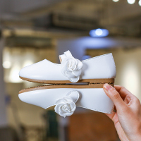 热卖女童白色皮鞋演出鞋花朵小公主鞋儿童单鞋小学生白色表演女童鞋子