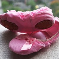 热卖舞蹈鞋儿童女芭蕾软底练功幼儿园宝宝红色花边公主肉色女童跳舞鞋