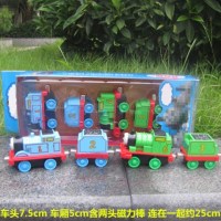 金属小火车套装合金磁力回力电动轨道车儿童1—3岁男孩火车玩具|两节车头两节车厢绿色不含轨道