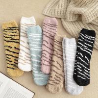 条纹珊瑚绒袜子女冬季加厚长筒睡眠睡觉穿的地板保暖中筒猫爪袜