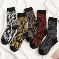 豹纹袜子女潮中筒秋冬季堆堆韩国日系条纹羊毛加厚斑马纹保暖长袜