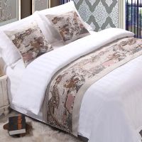 宾馆床尾巾中式红色新款欧式床旗床围巾家用酒店约床上用|米白色清明上河图 抱枕套+抱枕芯单个(羽丝绒)