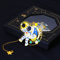 个性镂空宇航员心送老师吊坠少女少女便宜刻字挂饰网红精美金属可爱小礼物设计学生用创意精致|瞬息(精装)