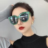 时尚黑超太阳镜太阳眼镜潮显瘦绿色简约大框春夏新品防晒墨镜女士