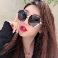 韩版优雅圆脸墨镜新款开车太阳镜网红墨镜女多边形个性2021